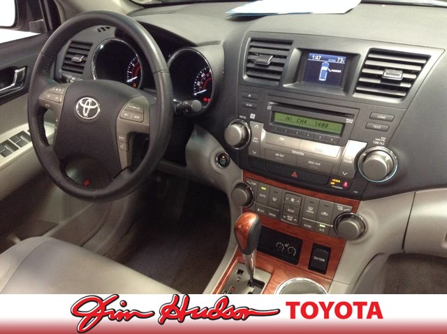 Pre Owned 2009 Toyota Highlander Limited Front Wheel Drive Suv